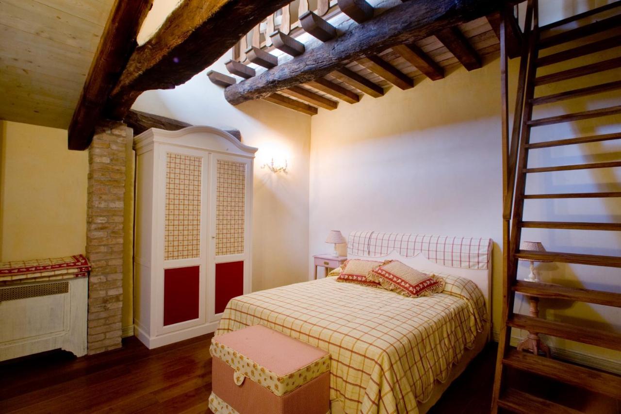 Bed and Breakfast Hospitale I Mori Asola Екстер'єр фото